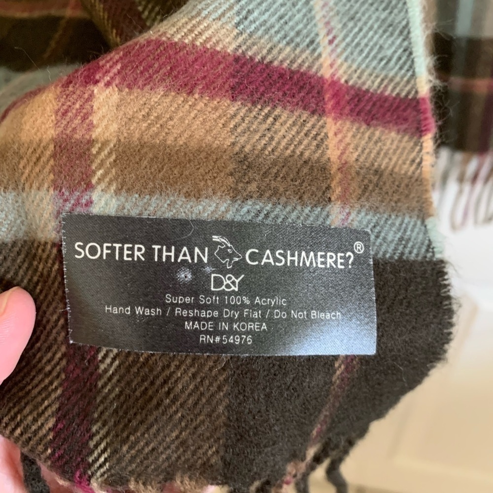 NWOT softer than cashmere?‎ Plaid brown mix scarf - Picture 4 of 6